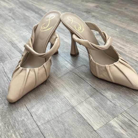 Nude pointed mule heels - Picture 4 of 5